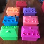 Plastik Renkli Ev Kumbara